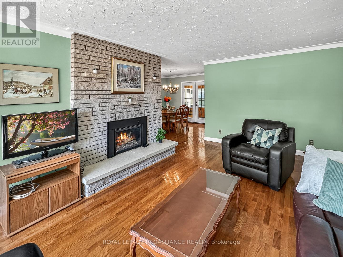52 Stanley Park Drive, Belleville, Ontario  K8N 4N2 - Photo 8 - X12325834
