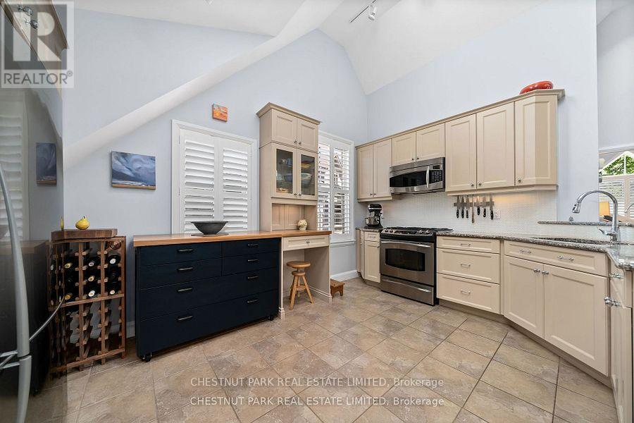 7 - 4 Bridge Street, Prince Edward County, Ontario  K0K 2T0 - Photo 21 - X12325877
