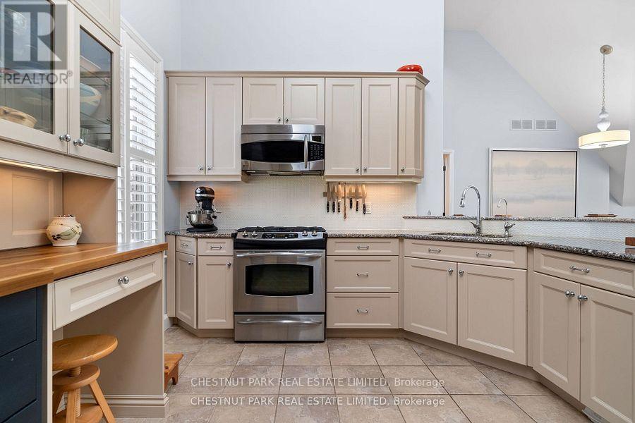 7 - 4 Bridge Street, Prince Edward County, Ontario  K0K 2T0 - Photo 22 - X12325877