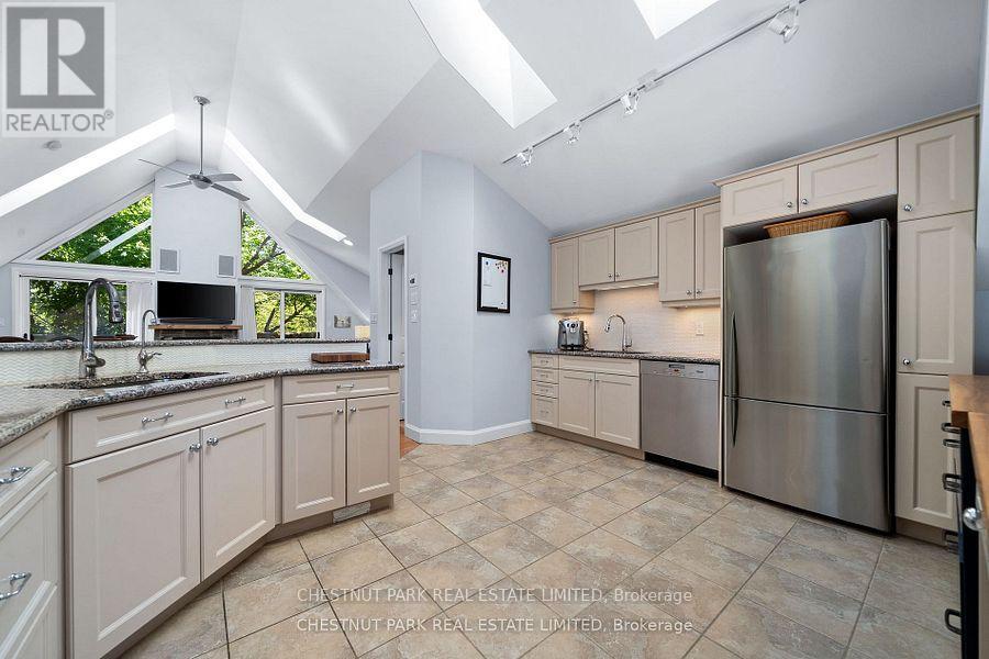 7 - 4 Bridge Street, Prince Edward County, Ontario  K0K 2T0 - Photo 24 - X12325877