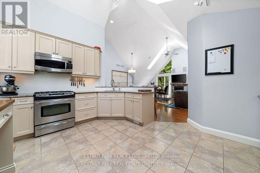 7 - 4 Bridge Street, Prince Edward County, Ontario  K0K 2T0 - Photo 25 - X12325877