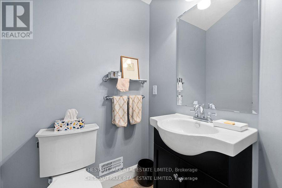 7 - 4 Bridge Street, Prince Edward County, Ontario  K0K 2T0 - Photo 33 - X12325877
