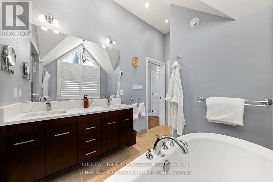 7 - 4 Bridge Street, Prince Edward County, Ontario  K0K 2T0 - Photo 39 - X12325877