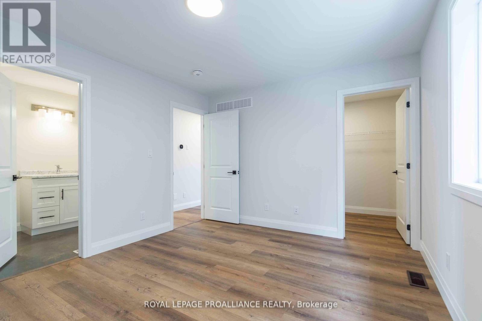 78 Stirling Crescent, Prince Edward County, Ontario  K0K 2T0 - Photo 16 - X12325949