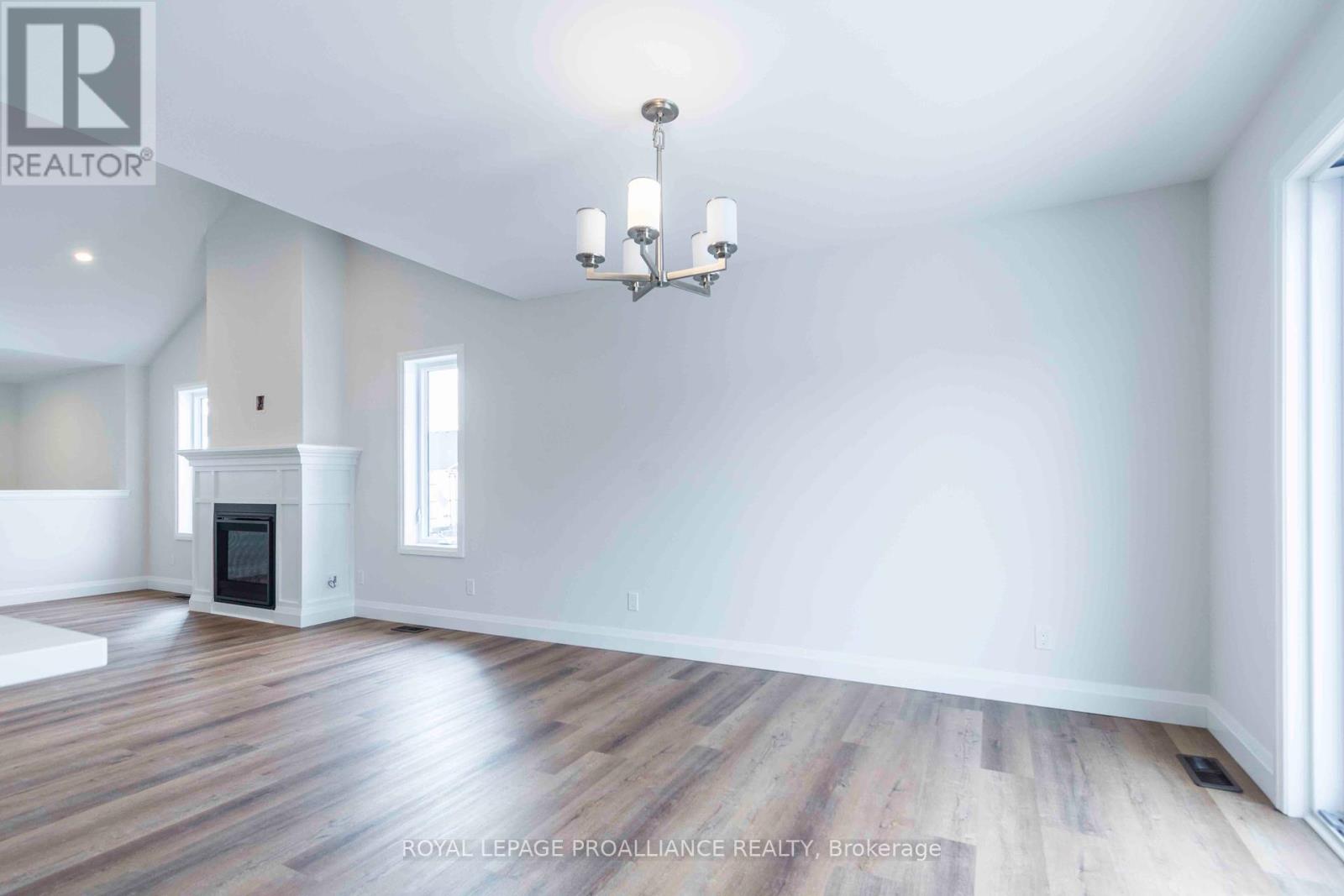 70 Stirling Crescent, Prince Edward County, Ontario  K0K 2T0 - Photo 13 - X12326022