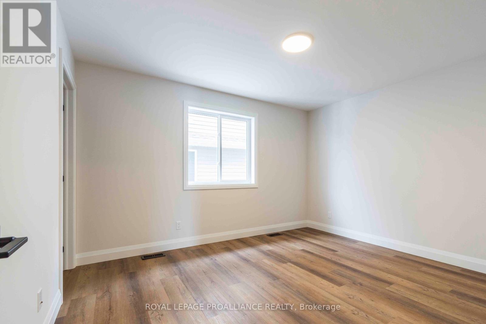 70 Stirling Crescent, Prince Edward County, Ontario  K0K 2T0 - Photo 16 - X12326022