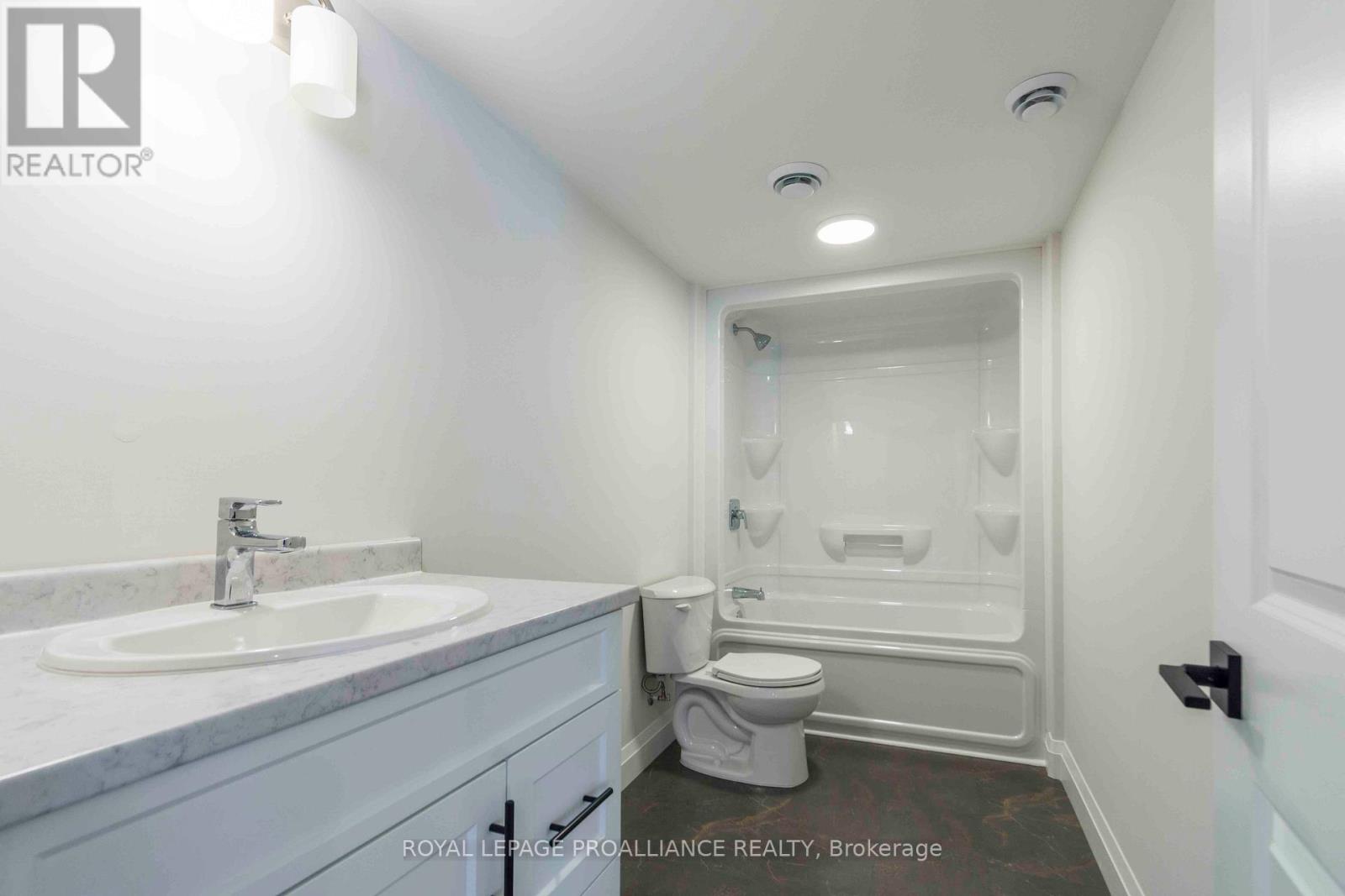 70 Stirling Crescent, Prince Edward County, Ontario  K0K 2T0 - Photo 22 - X12326022