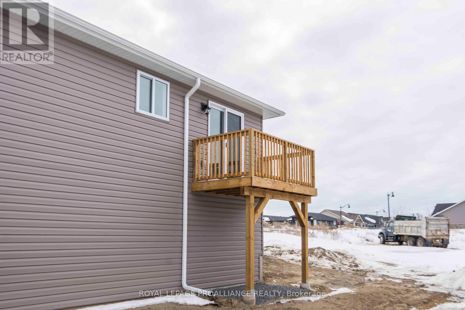 70 Stirling Crescent, Prince Edward County, Ontario  K0K 2T0 - Photo 25 - X12326022