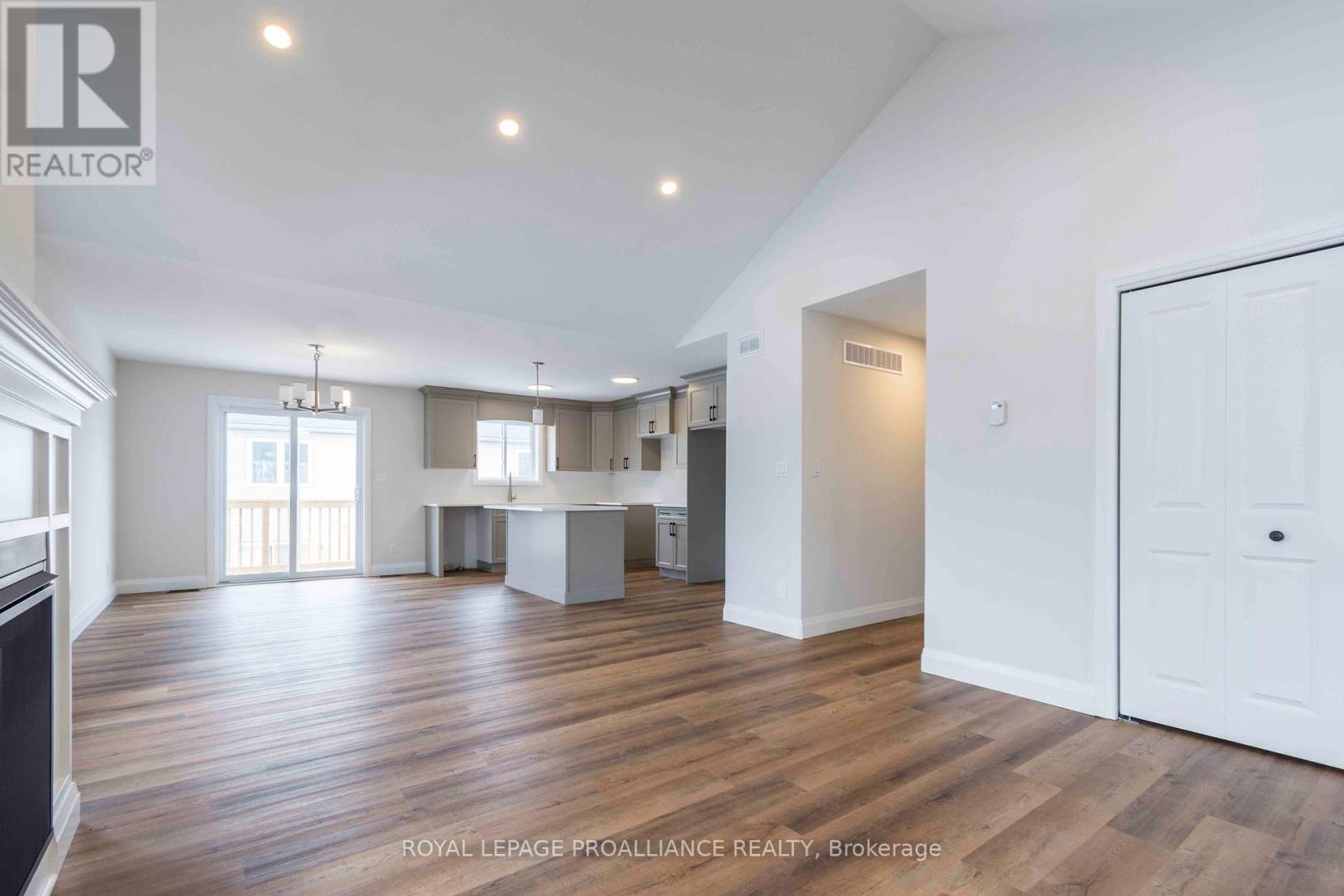 70 Stirling Crescent, Prince Edward County, Ontario  K0K 2T0 - Photo 7 - X12326022