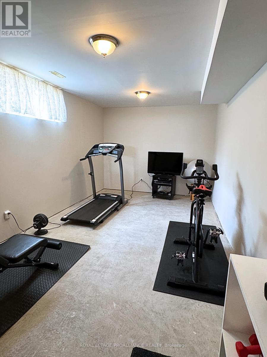 8 Linden Lane, Belleville, Ontario  K8N 5W9 - Photo 42 - X12327272