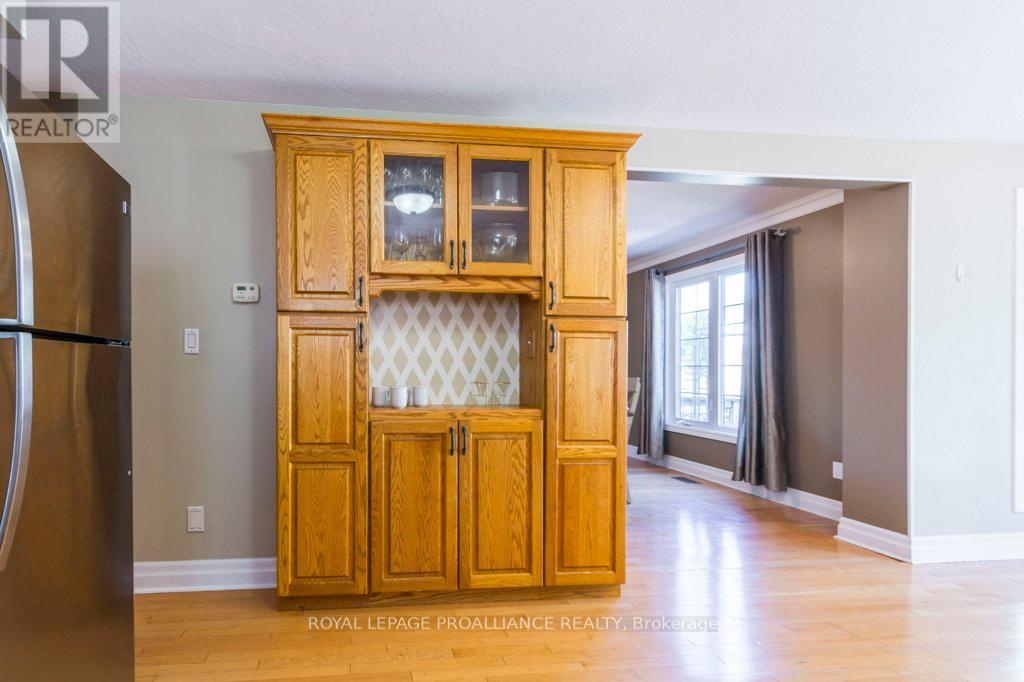 14 Sherwood Crescent, Belleville, Ontario  K8P 5G1 - Photo 16 - X12330054