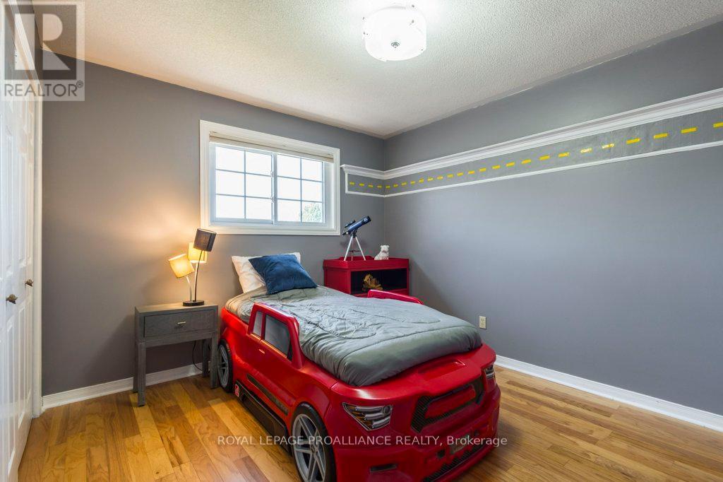 14 Sherwood Crescent, Belleville, Ontario  K8P 5G1 - Photo 24 - X12330054