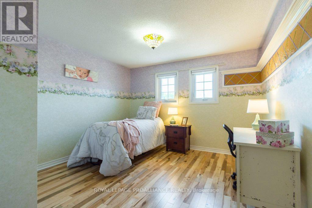 14 Sherwood Crescent, Belleville, Ontario  K8P 5G1 - Photo 25 - X12330054