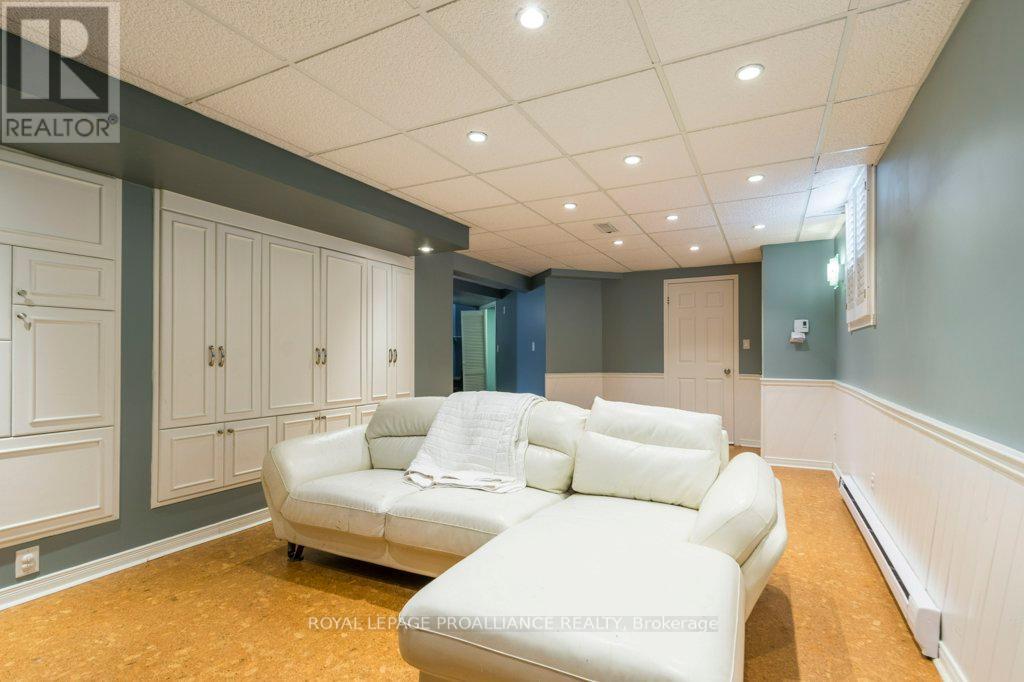 14 Sherwood Crescent, Belleville, Ontario  K8P 5G1 - Photo 29 - X12330054