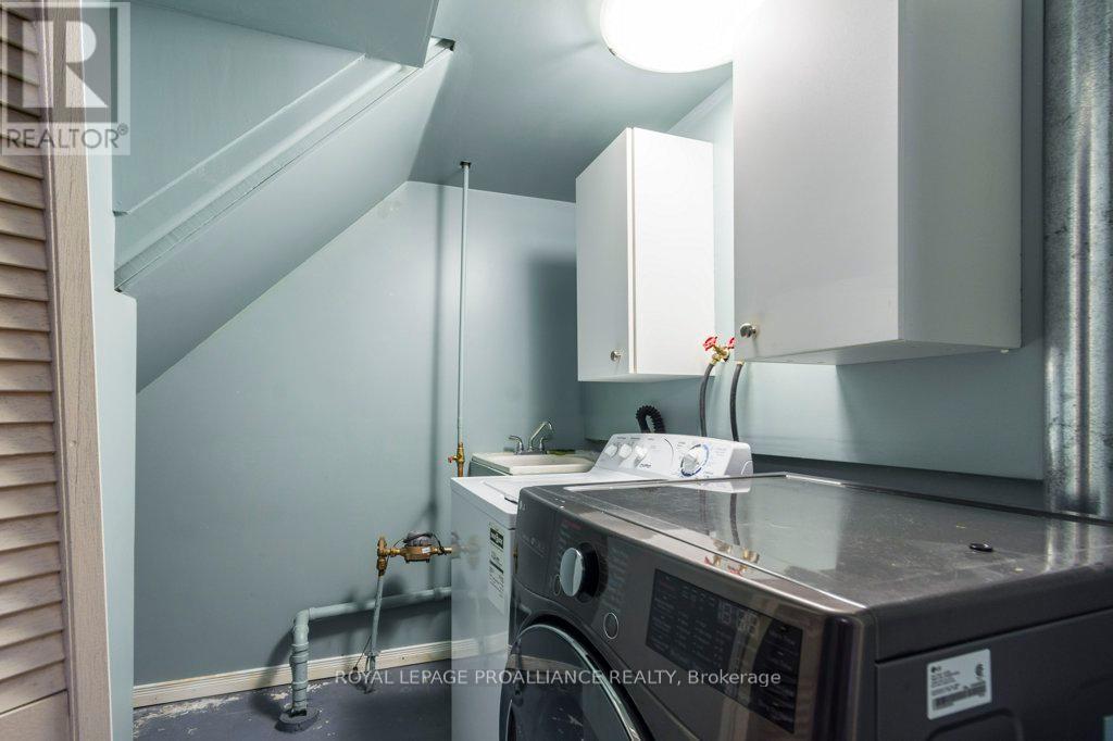 14 Sherwood Crescent, Belleville, Ontario  K8P 5G1 - Photo 32 - X12330054
