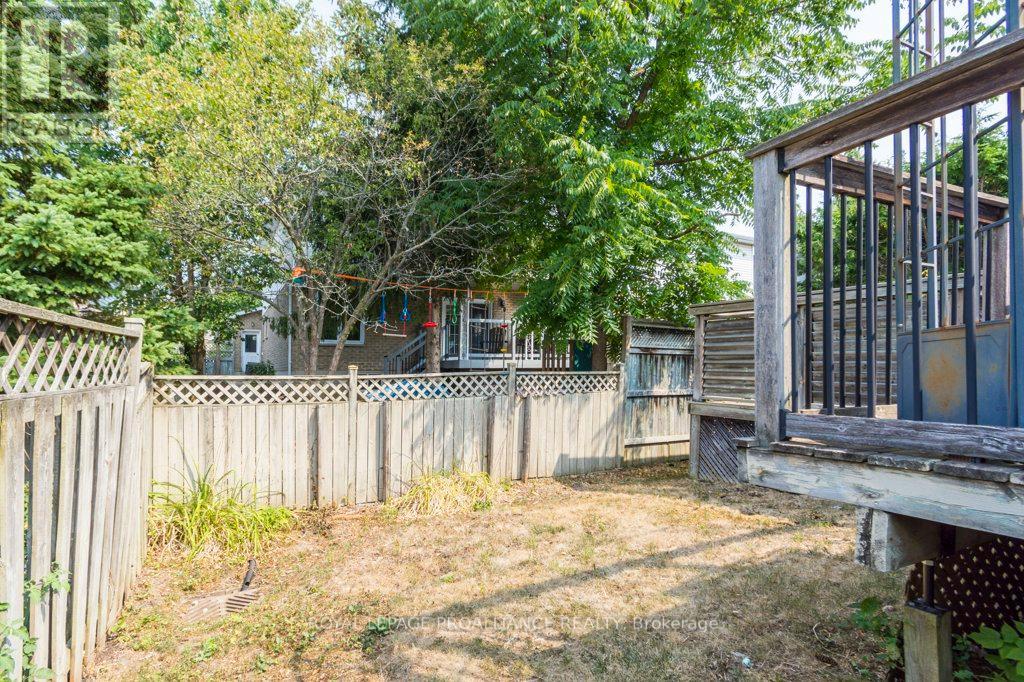 14 Sherwood Crescent, Belleville, Ontario  K8P 5G1 - Photo 34 - X12330054