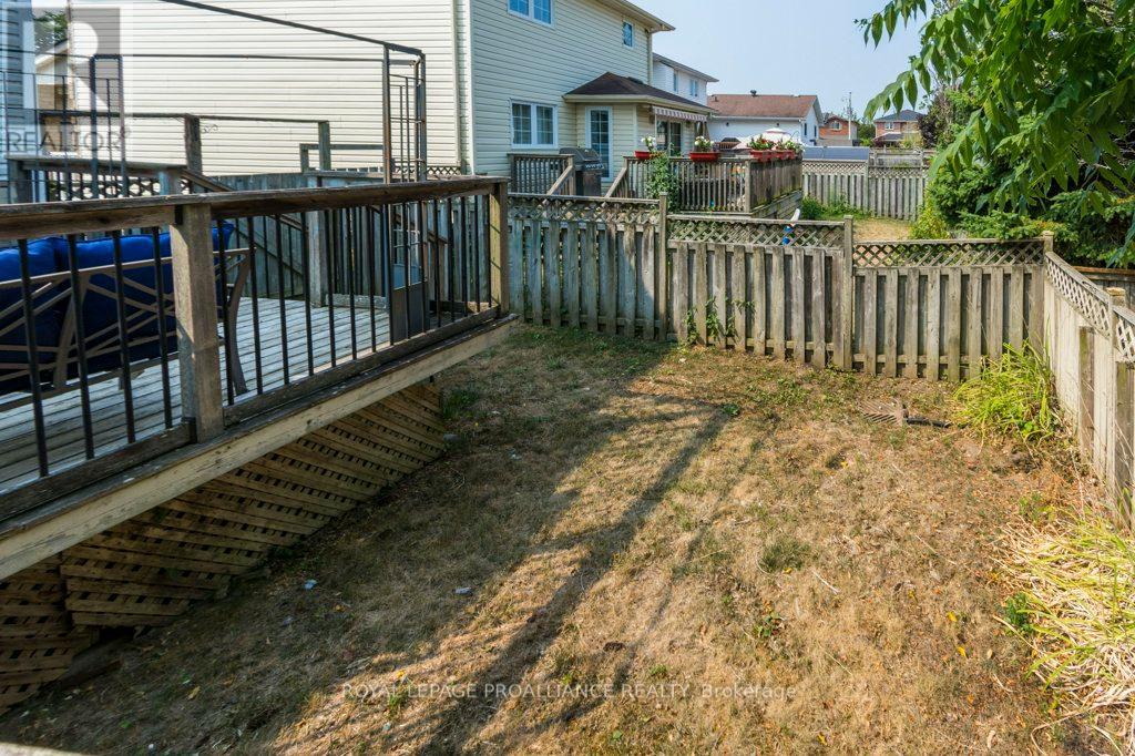 14 Sherwood Crescent, Belleville, Ontario  K8P 5G1 - Photo 38 - X12330054