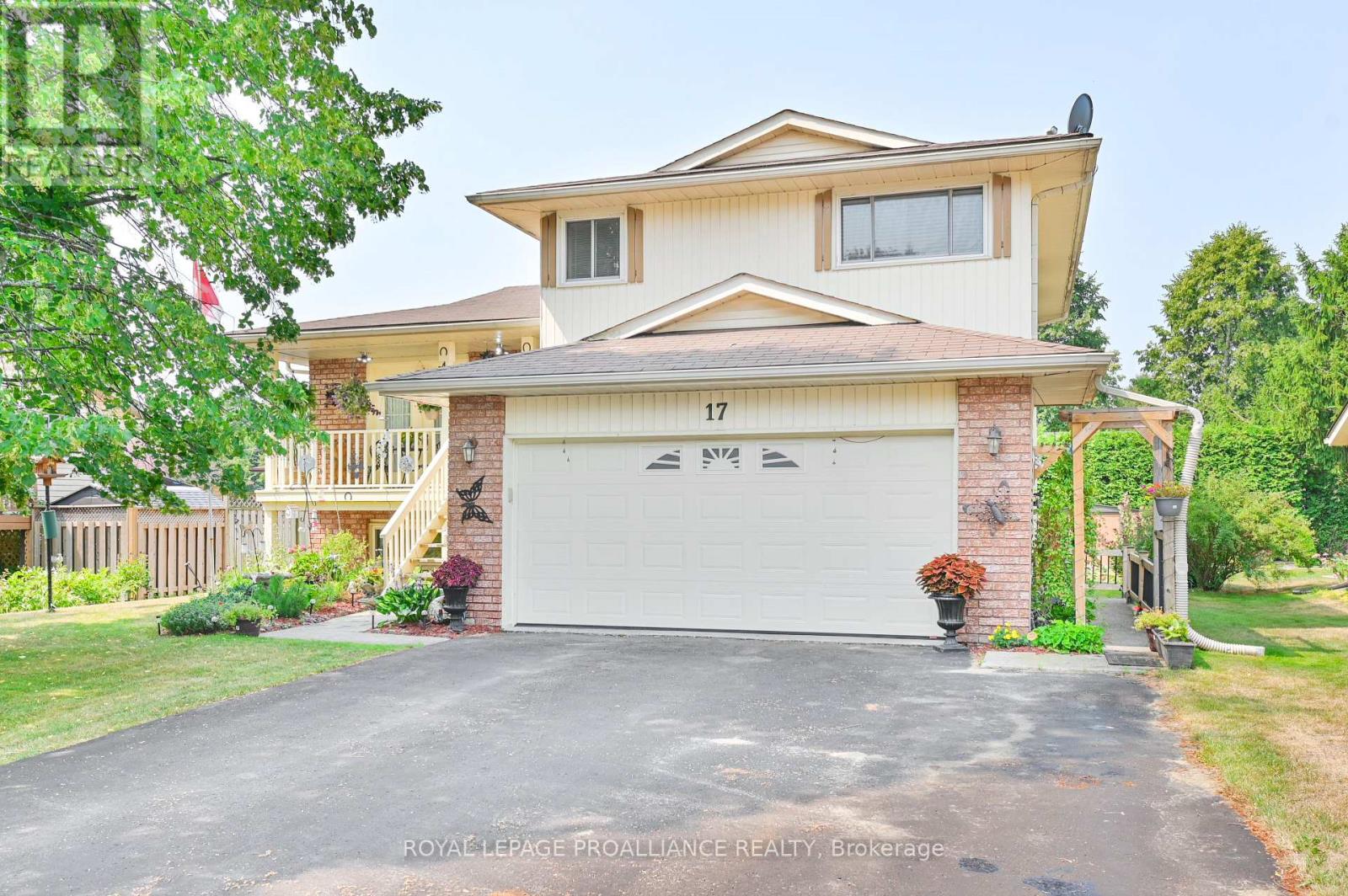17 HURON DRIVE, Brighton, Ontario