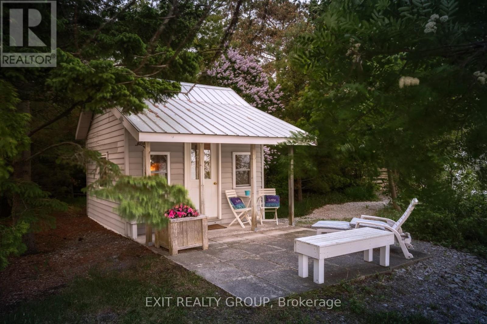 830 County Rd 20, Prince Edward County, Ontario  K0K 3L0 - Photo 10 - X12331317