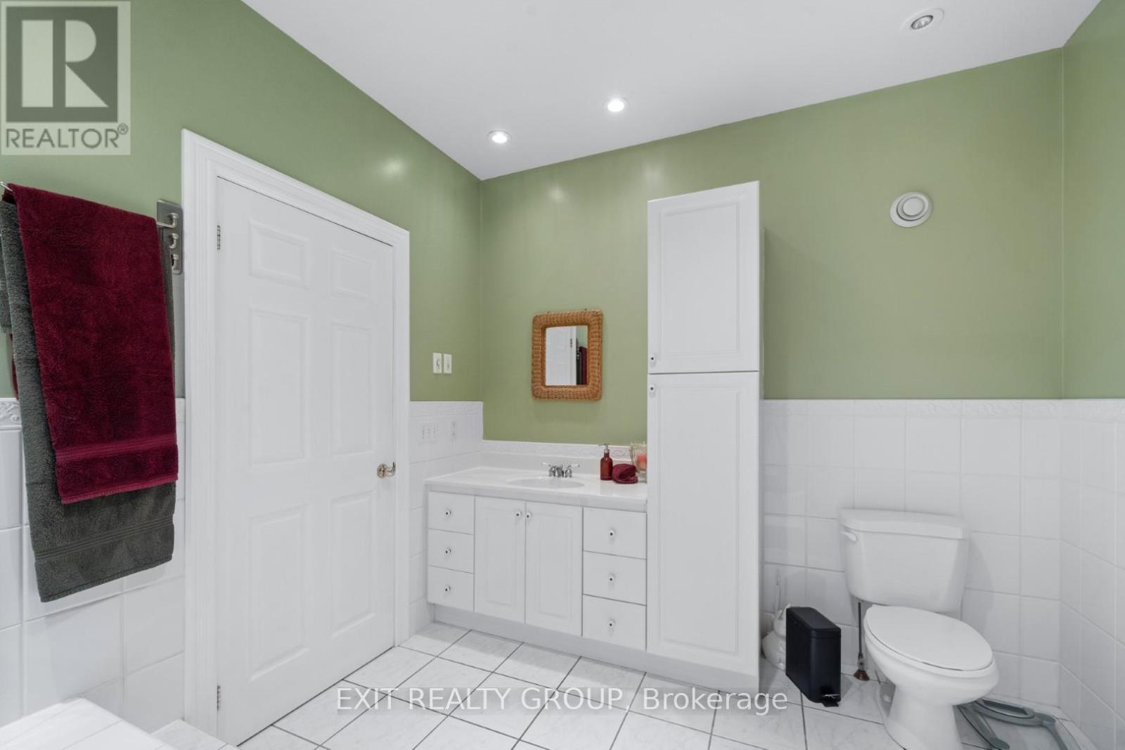 830 County Rd 20, Prince Edward County, Ontario  K0K 3L0 - Photo 34 - X12331317