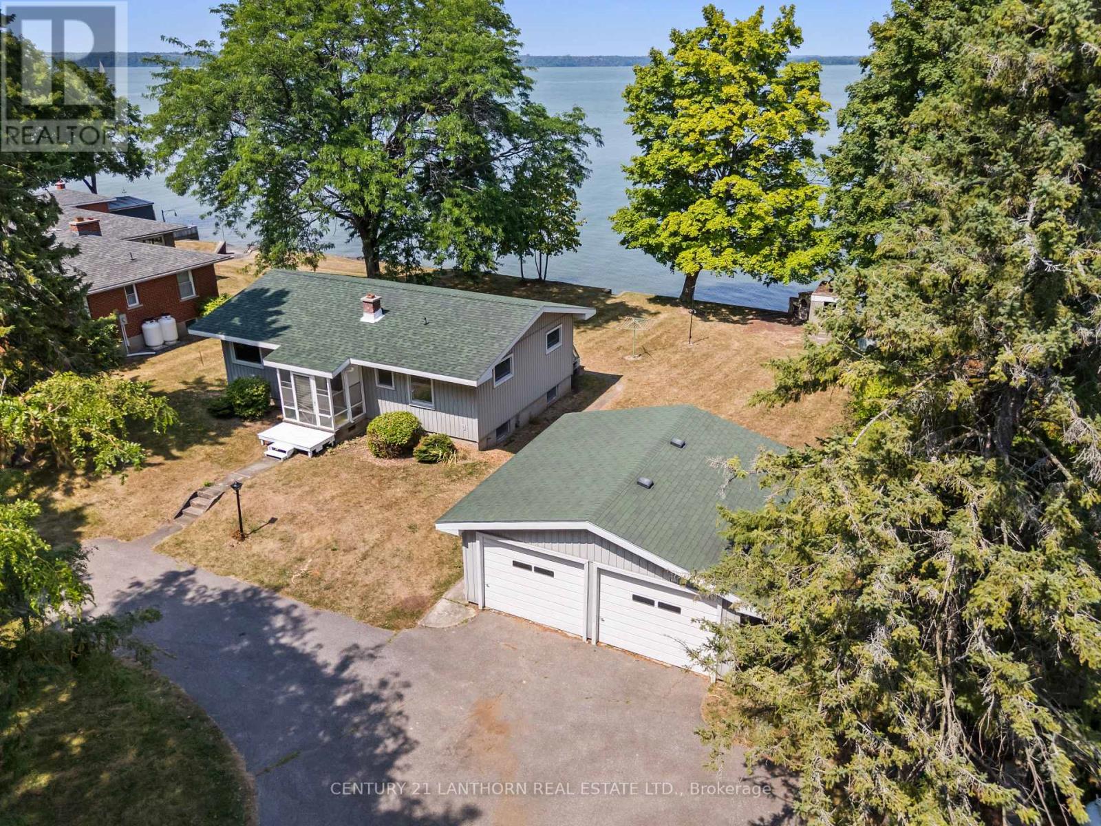 11468 LOYALIST PARKWAY, Prince Edward County, Ontario