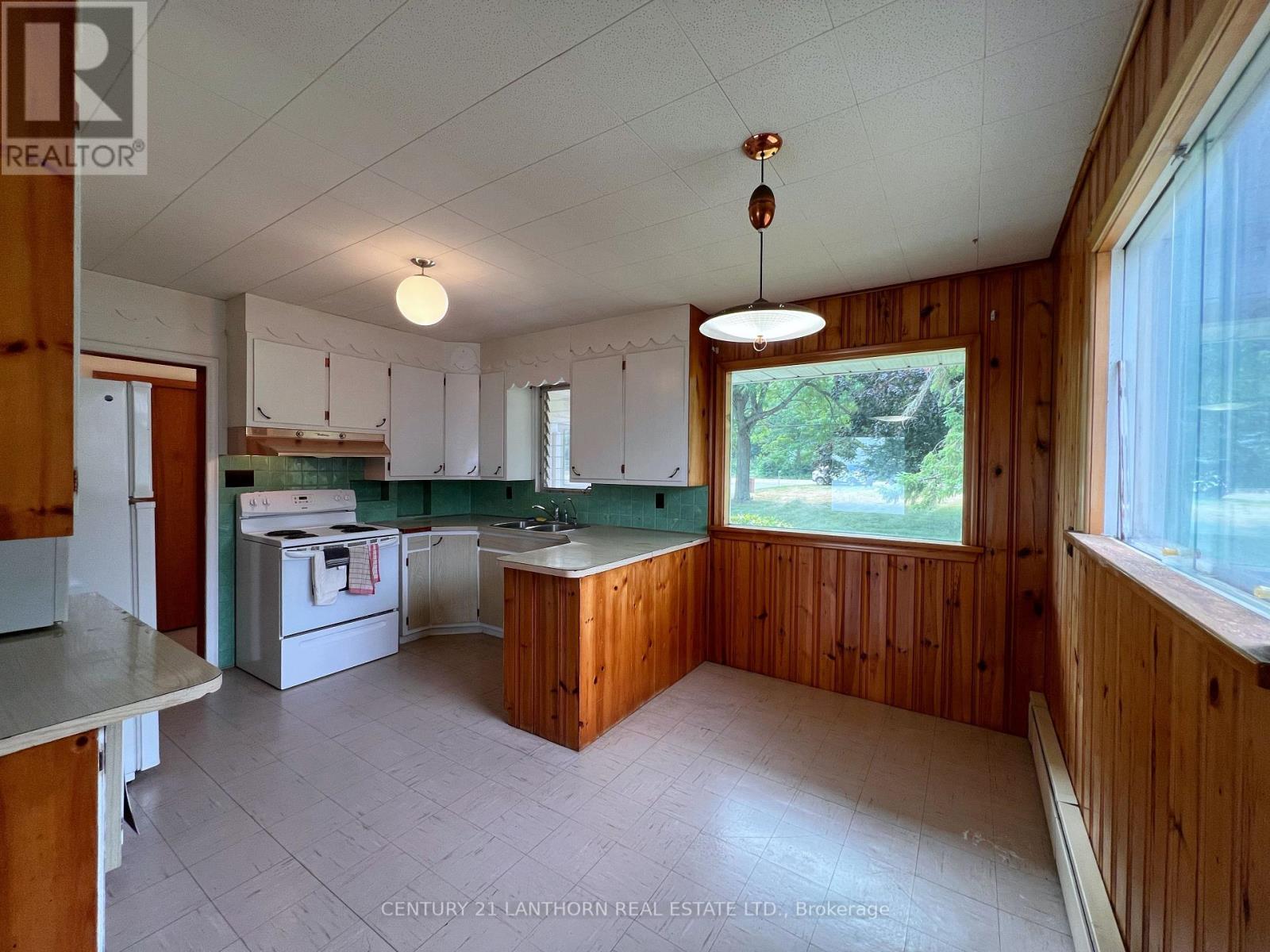 11468 Loyalist Parkway, Prince Edward County, Ontario  K0K 2T0 - Photo 16 - X12331542