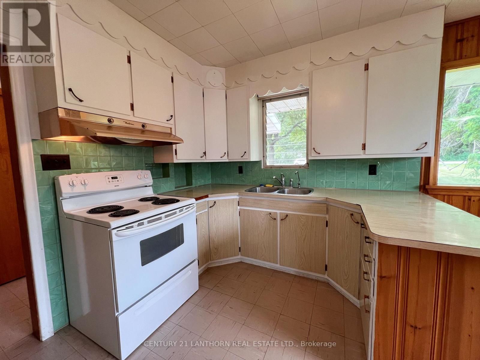 11468 Loyalist Parkway, Prince Edward County, Ontario  K0K 2T0 - Photo 17 - X12331542