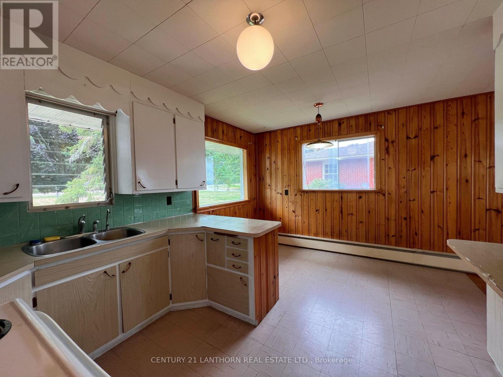 11468 Loyalist Parkway, Prince Edward County, Ontario  K0K 2T0 - Photo 18 - X12331542