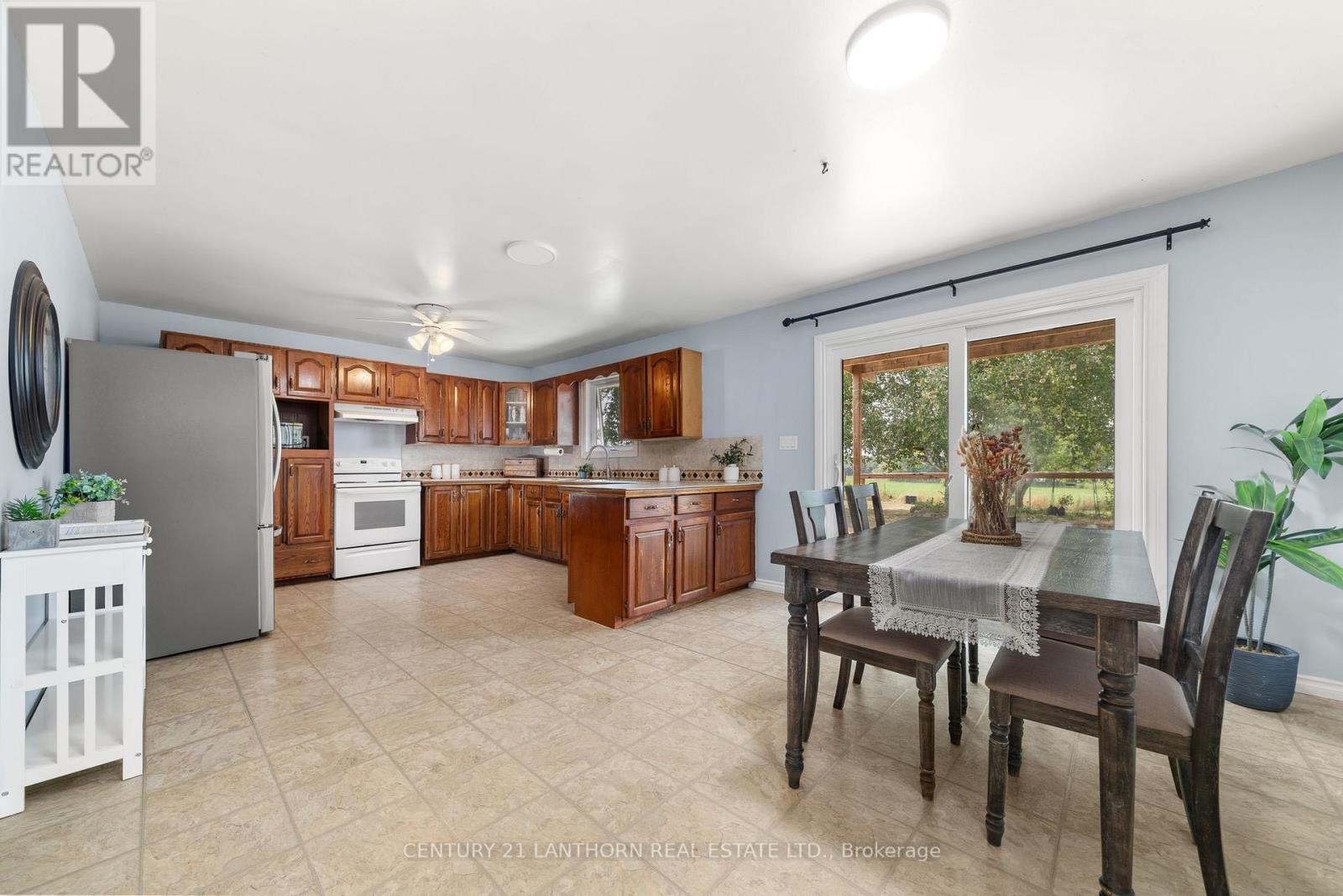 263 County Rd 29 Road, Prince Edward County, Ontario  K0K 1T0 - Photo 8 - X12332393