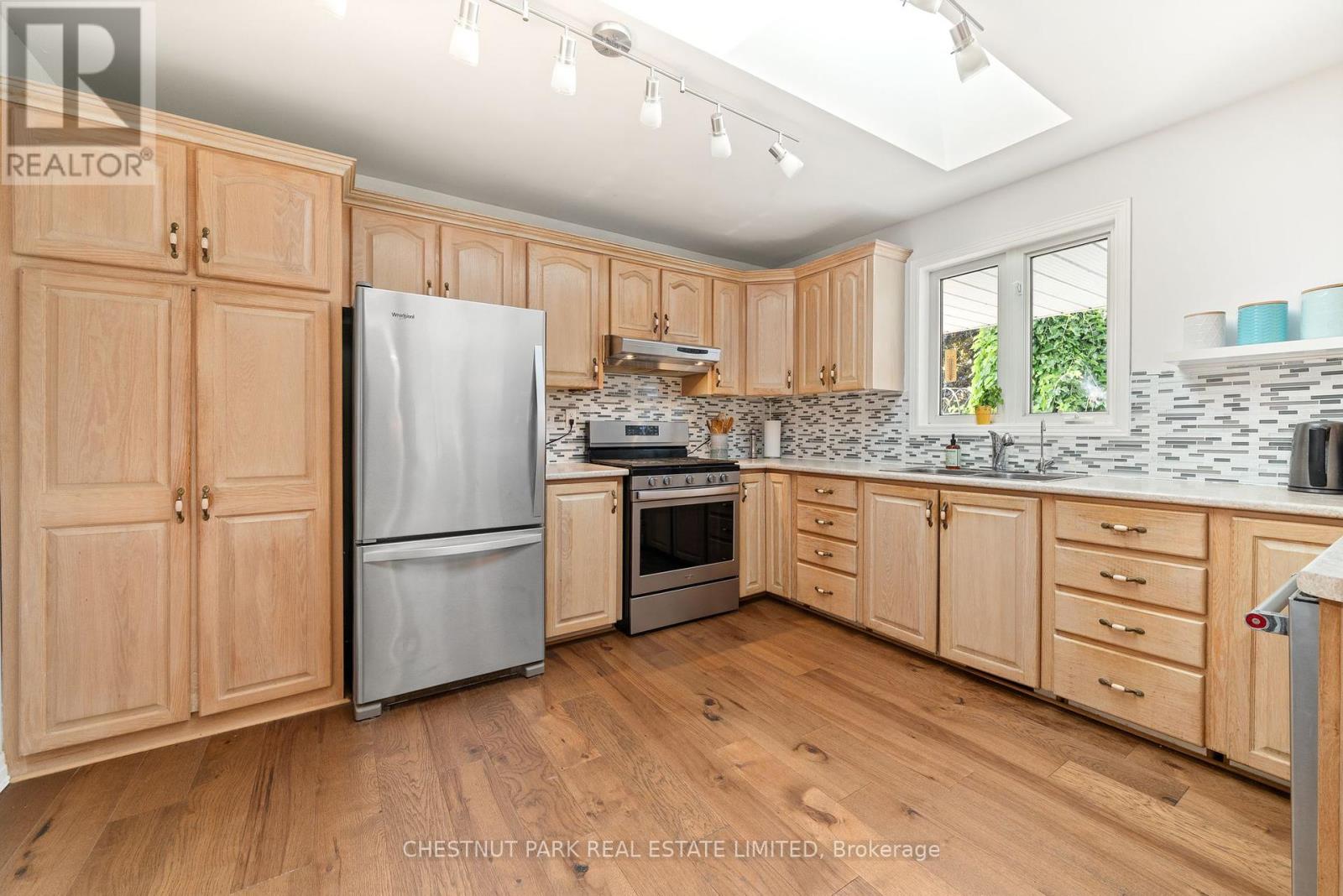 207 Carnrike Road, Prince Edward County, Ontario  K0K 1T0 - Photo 9 - X12332520