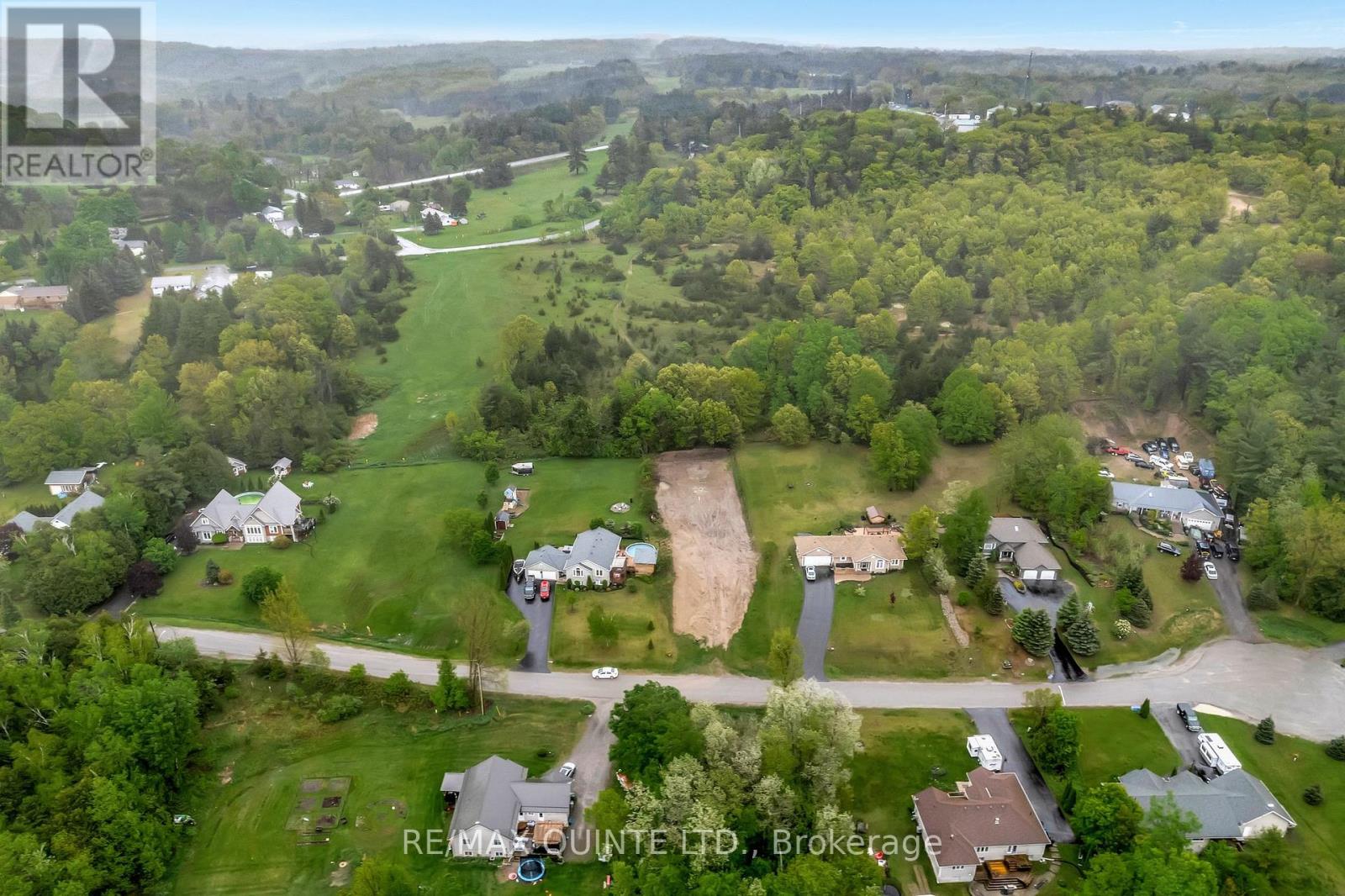 43 Deerfield Drive, Quinte West, Ontario  K0K 2C0 - Photo 4 - X12333353