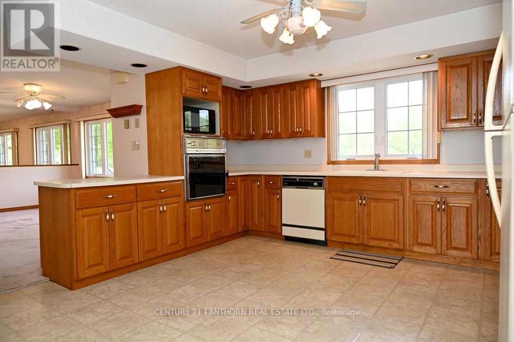 539 Shannon Road, Prince Edward County, Ontario  K0K 2T0 - Photo 13 - X12336564
