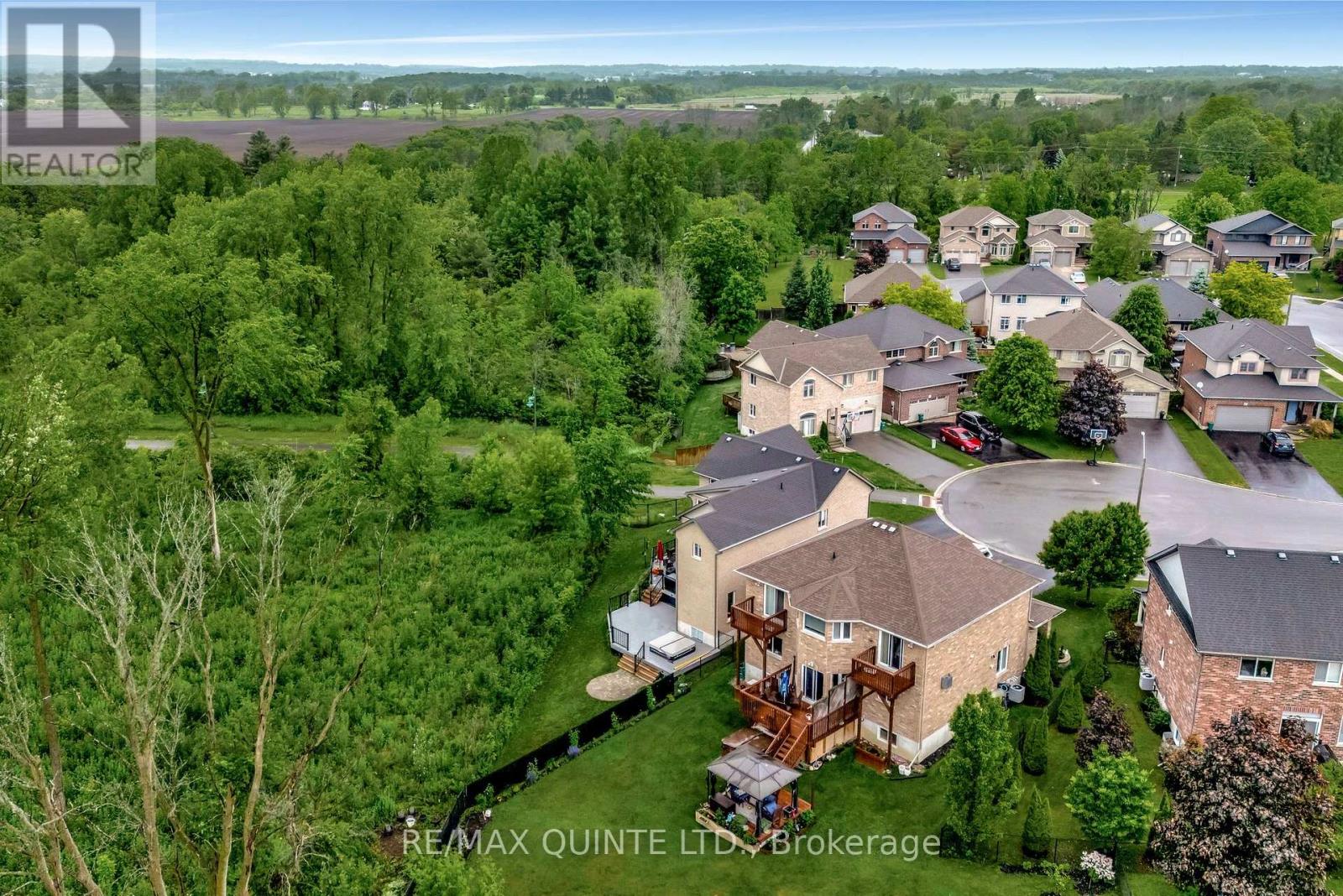 10 Meagher Place, Belleville, Ontario  K8P 0C1 - Photo 37 - X12336629