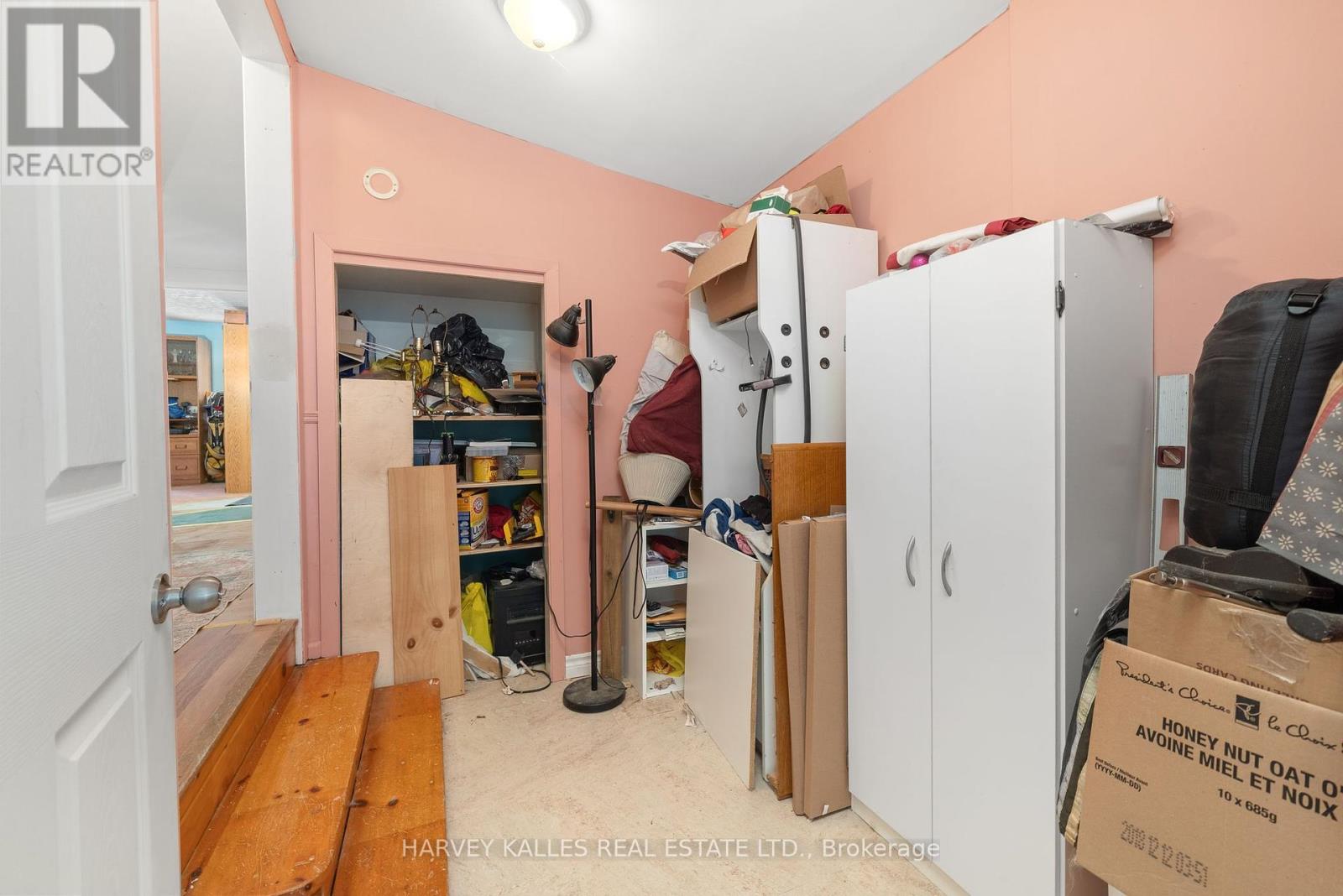 30 Maitland Street, Prince Edward County, Ontario  K0K 2T0 - Photo 18 - X12338328