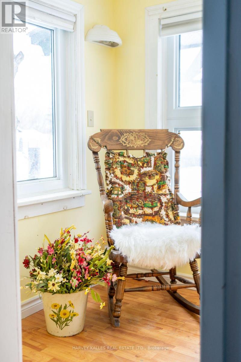 30 Maitland Street, Prince Edward County, Ontario  K0K 2T0 - Photo 9 - X12338328
