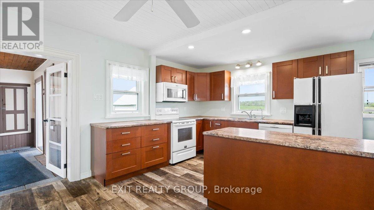 837 Casey Road, Belleville, Ontario  K8N 4Z6 - Photo 4 - X12341381
