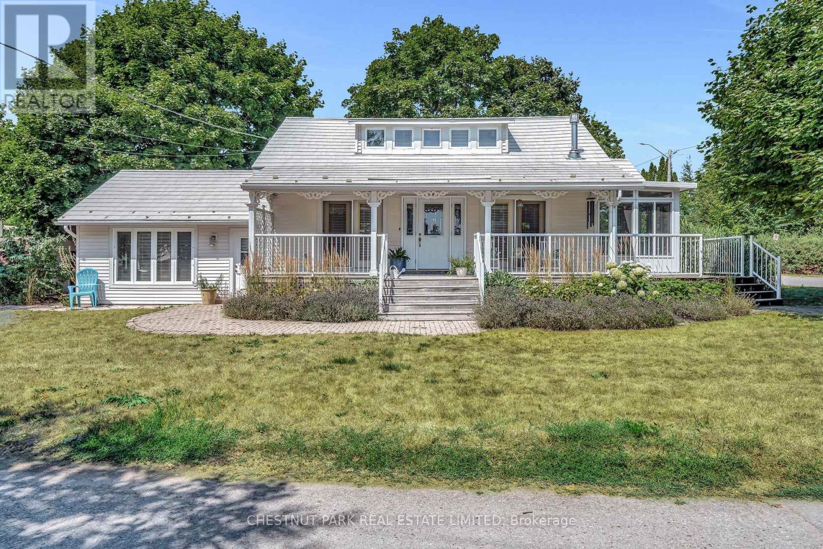 26 EAST STREET, Prince Edward County, Ontario
