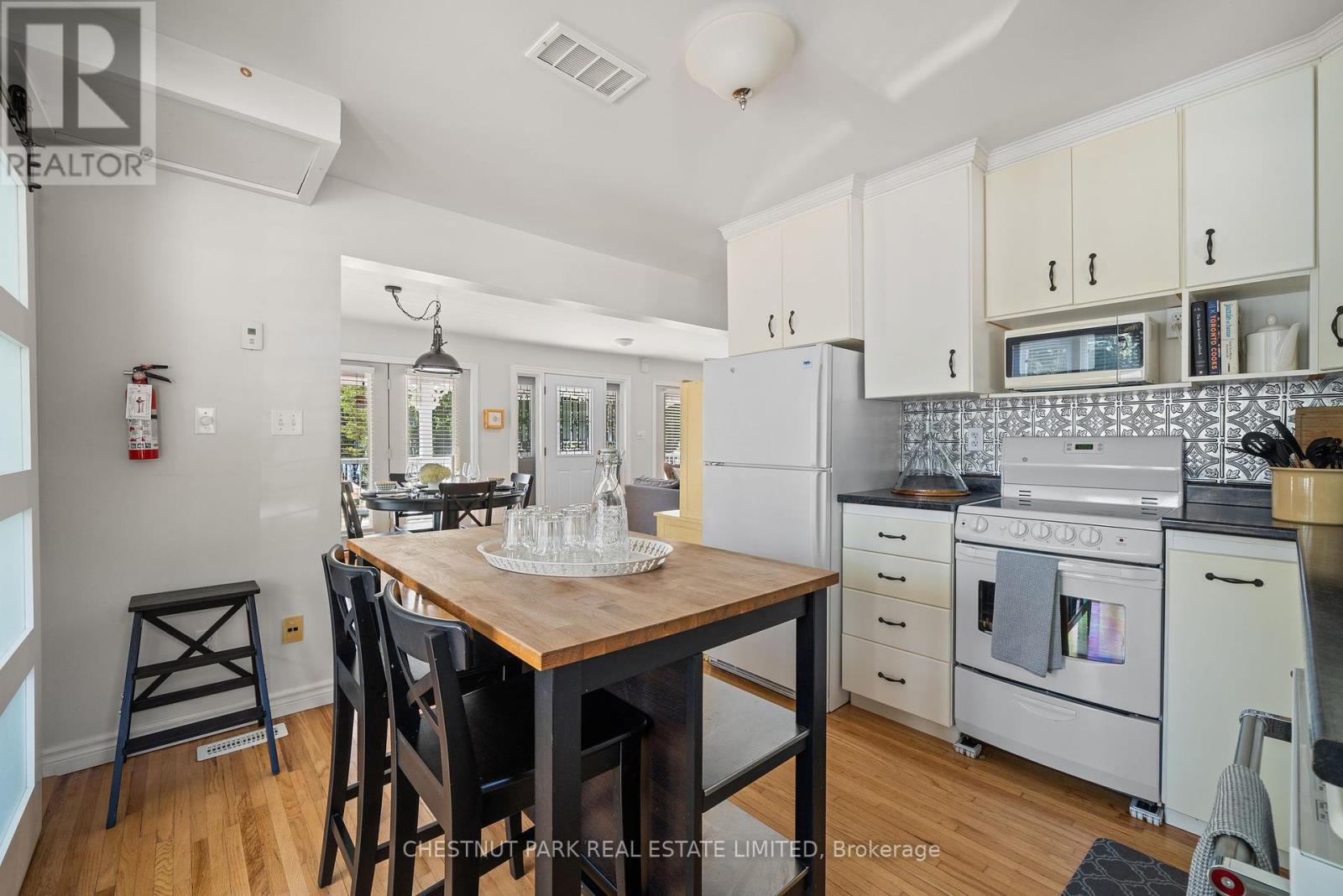 26 East Street, Prince Edward County, Ontario  K0K 2T0 - Photo 15 - X12341510