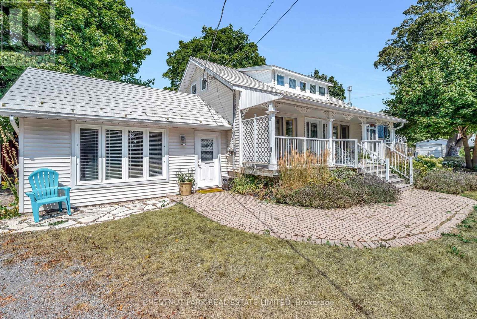 26 East Street, Prince Edward County, Ontario  K0K 2T0 - Photo 2 - X12341510
