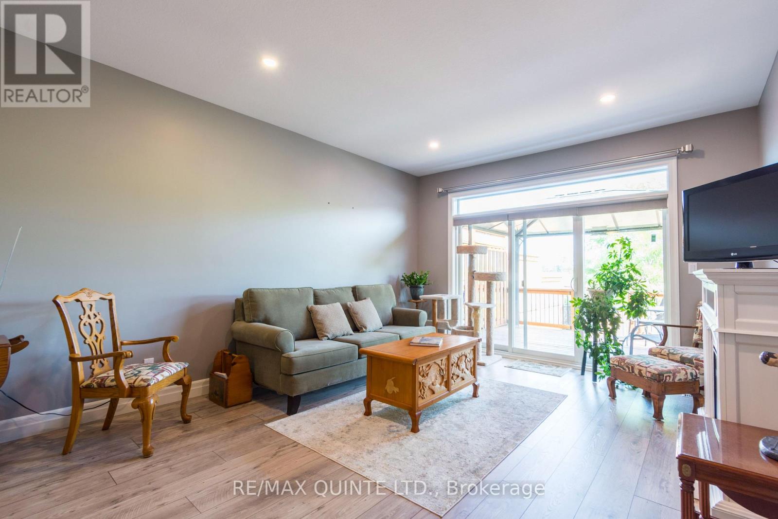 98 Spruce Gardens, Belleville, Ontario  K8N 0B5 - Photo 11 - X12341774