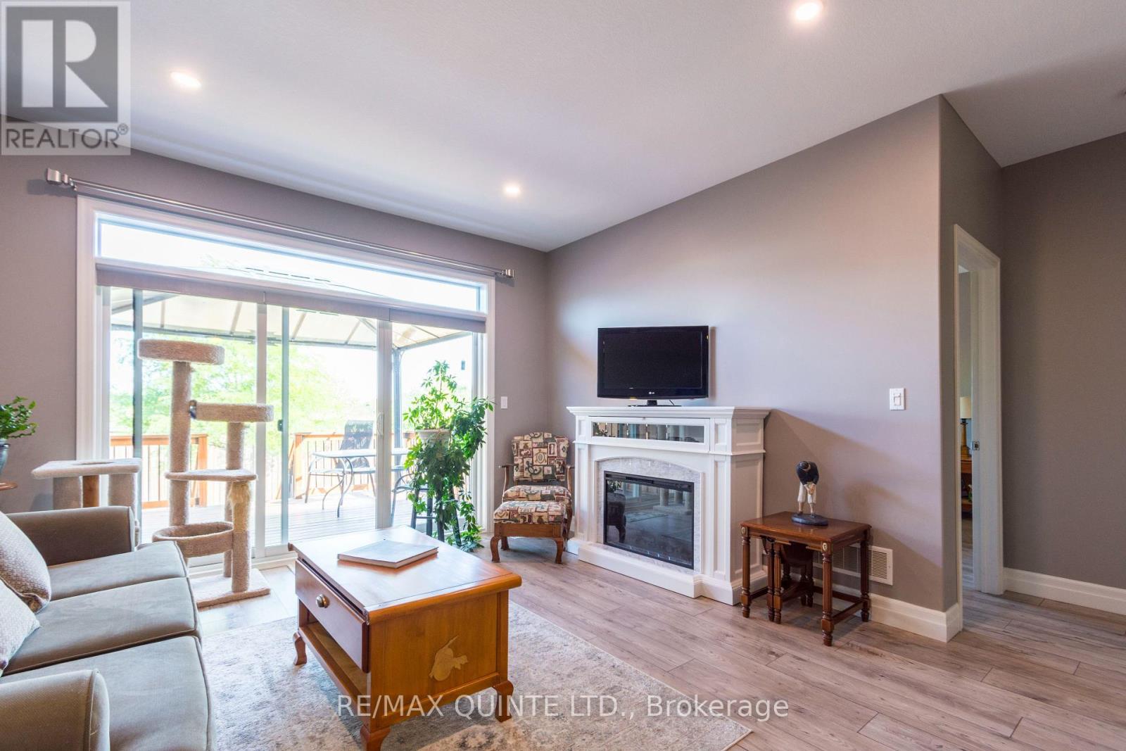 98 Spruce Gardens, Belleville, Ontario  K8N 0B5 - Photo 12 - X12341774