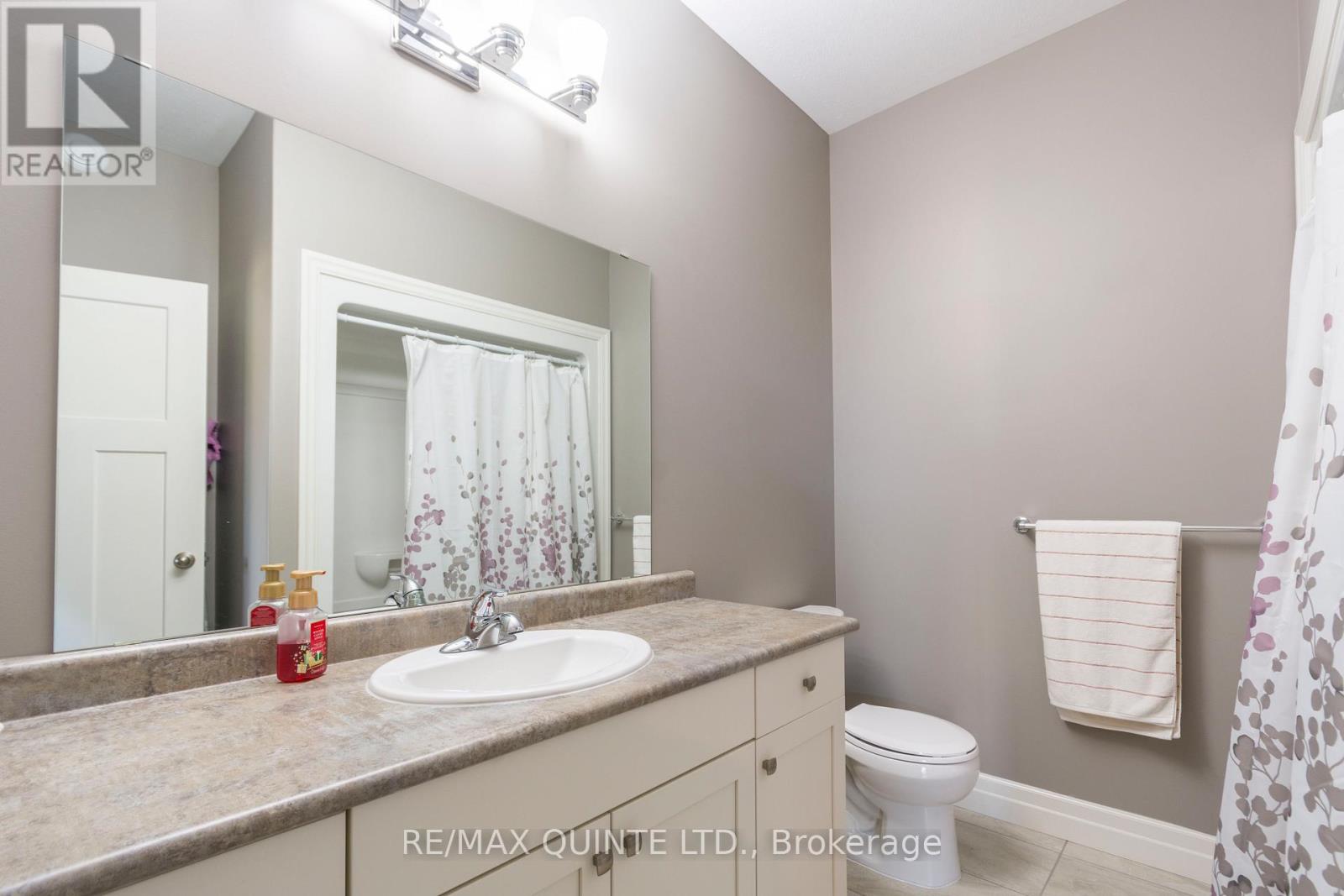 98 Spruce Gardens, Belleville, Ontario  K8N 0B5 - Photo 17 - X12341774