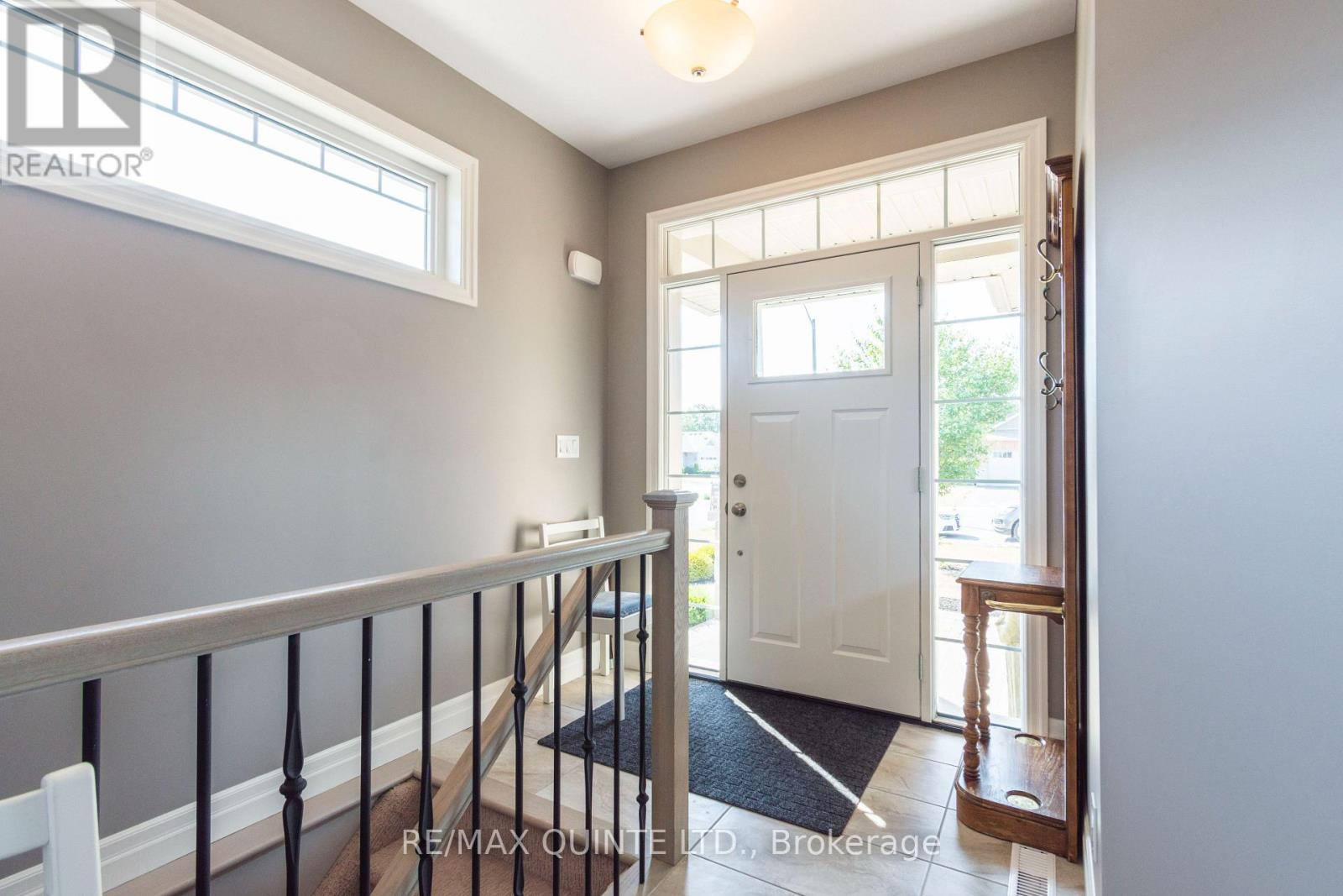 98 Spruce Gardens, Belleville, Ontario  K8N 0B5 - Photo 4 - X12341774