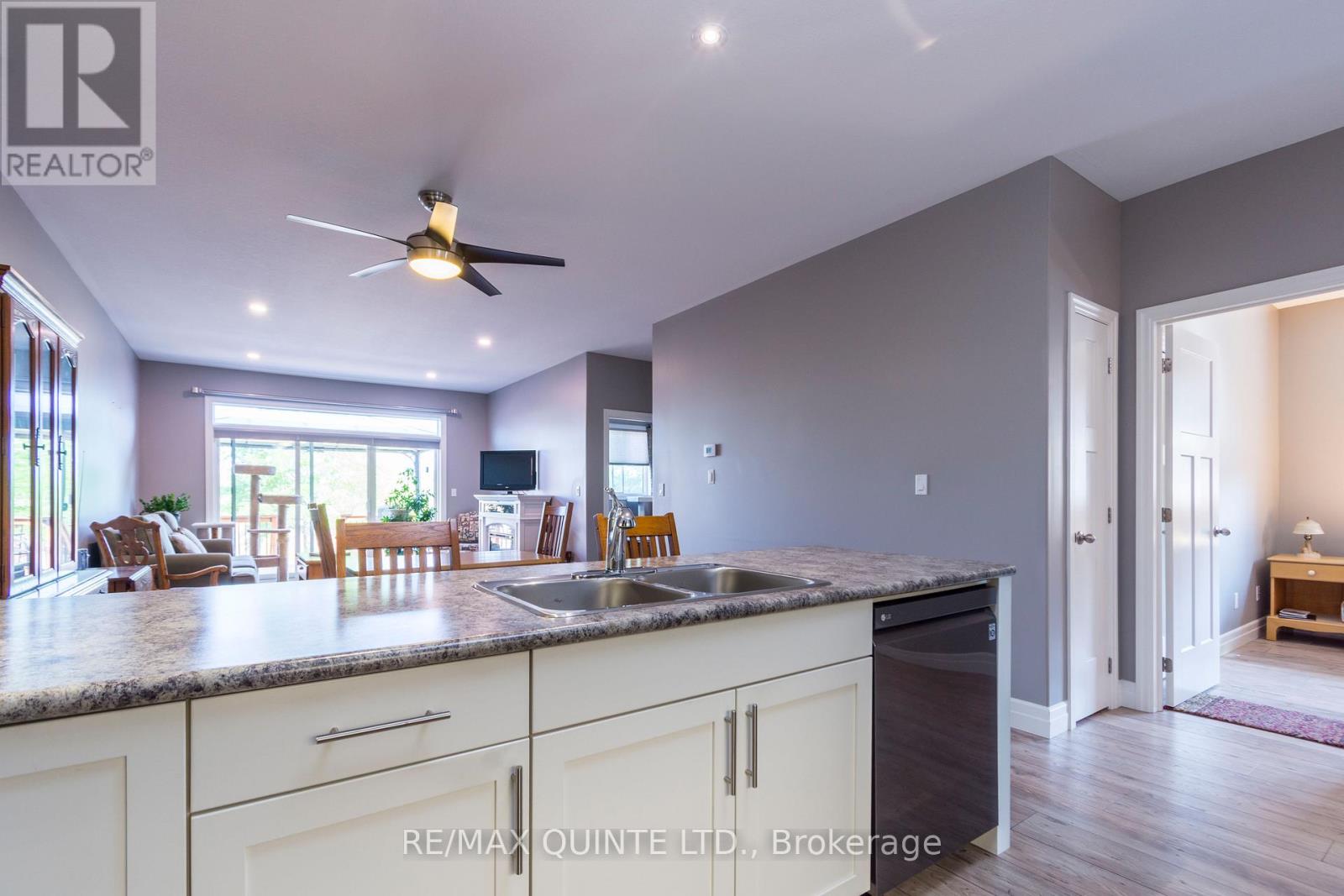 98 Spruce Gardens, Belleville, Ontario  K8N 0B5 - Photo 7 - X12341774