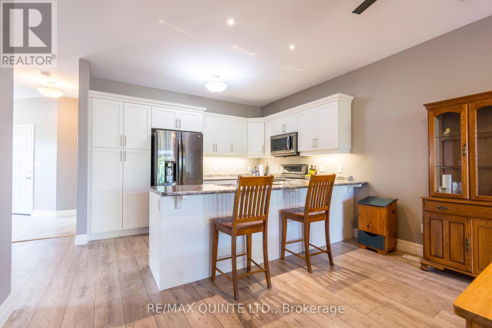 98 Spruce Gardens, Belleville, Ontario  K8N 0B5 - Photo 8 - X12341774