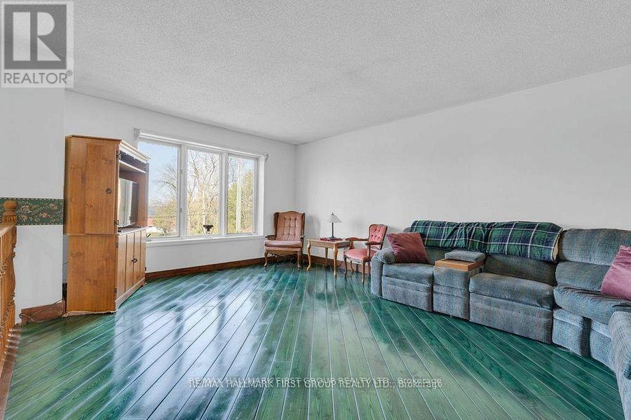 13239 Highway 62, Centre Hastings, Ontario  K0K 2K0 - Photo 9 - X12341817