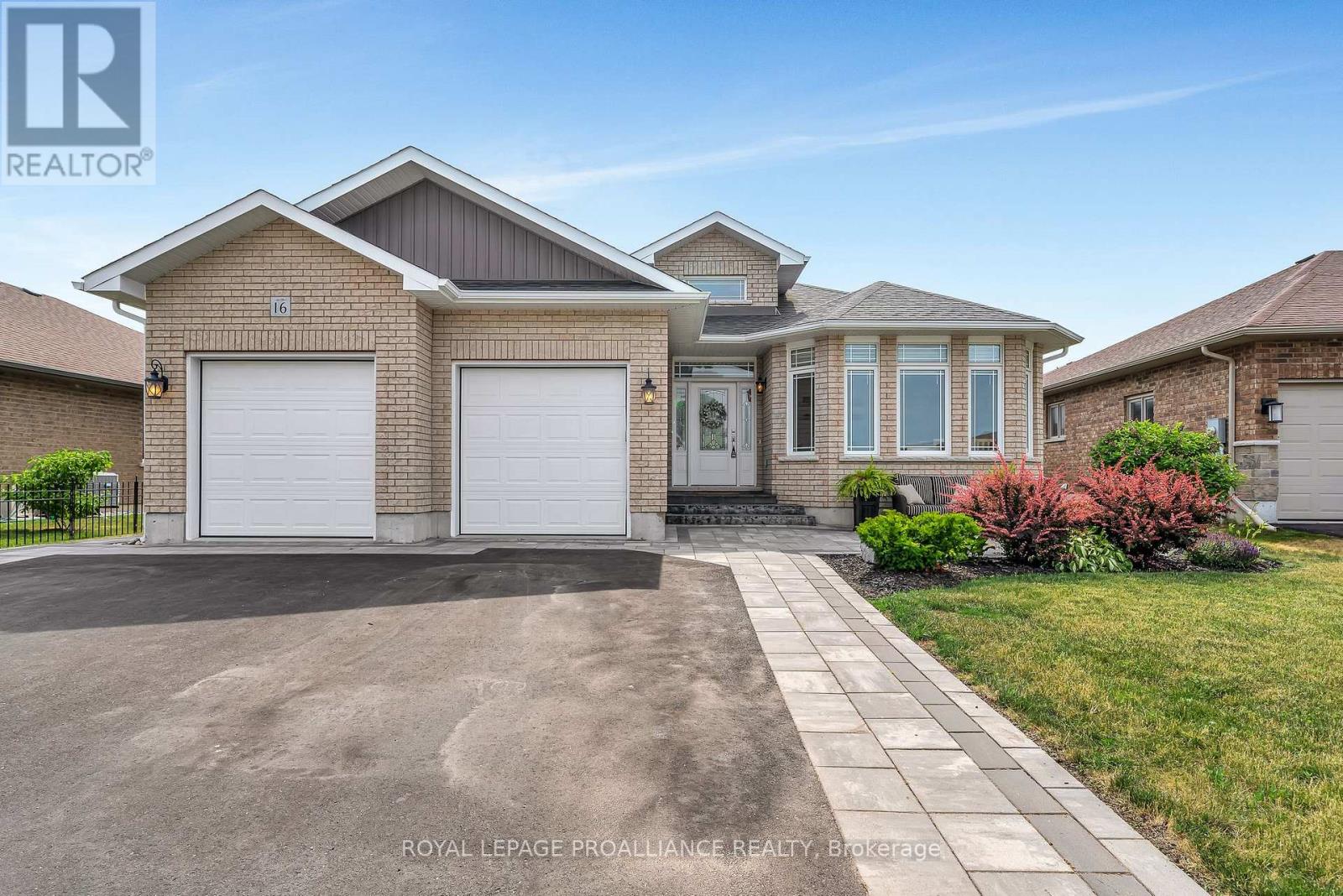 16 HUMMINGBIRD DRIVE, Belleville, Ontario