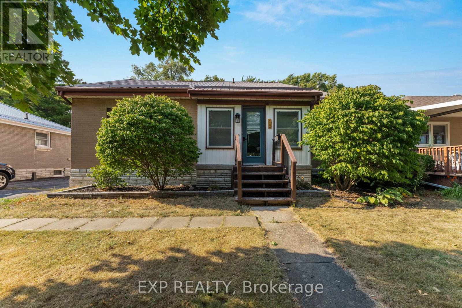 18 MONTGOMERY BOULEVARD, Belleville, Ontario