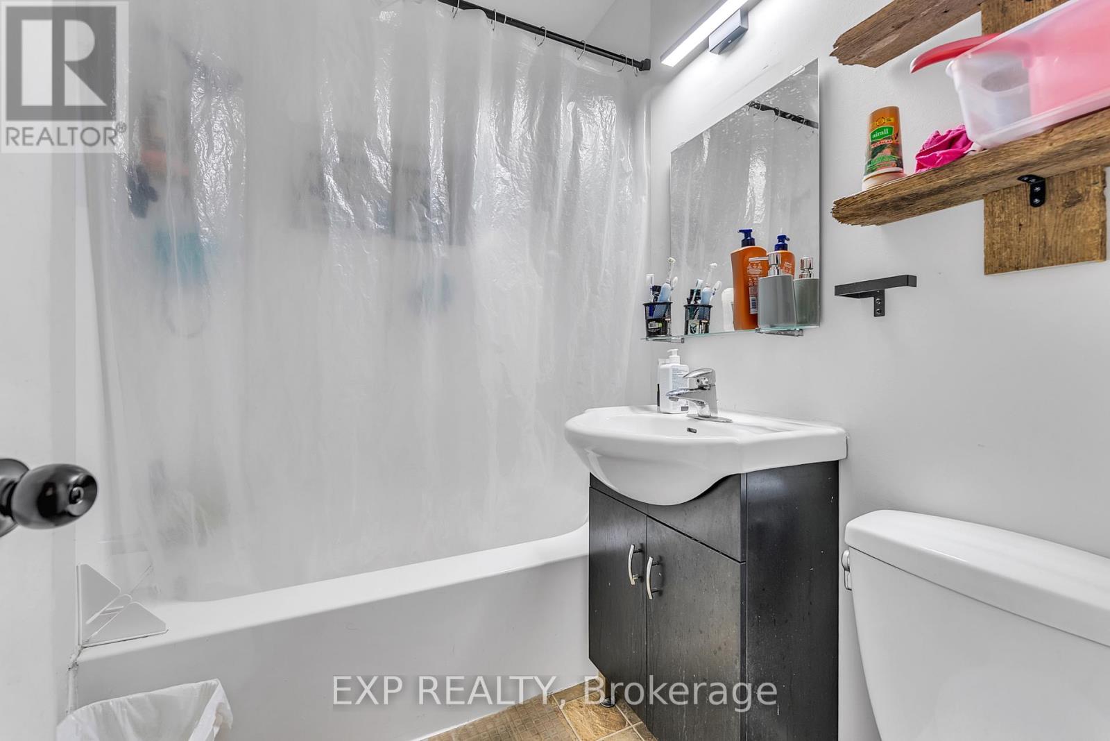 18 Montgomery Boulevard, Belleville, Ontario  K8N 1H9 - Photo 12 - X12342385