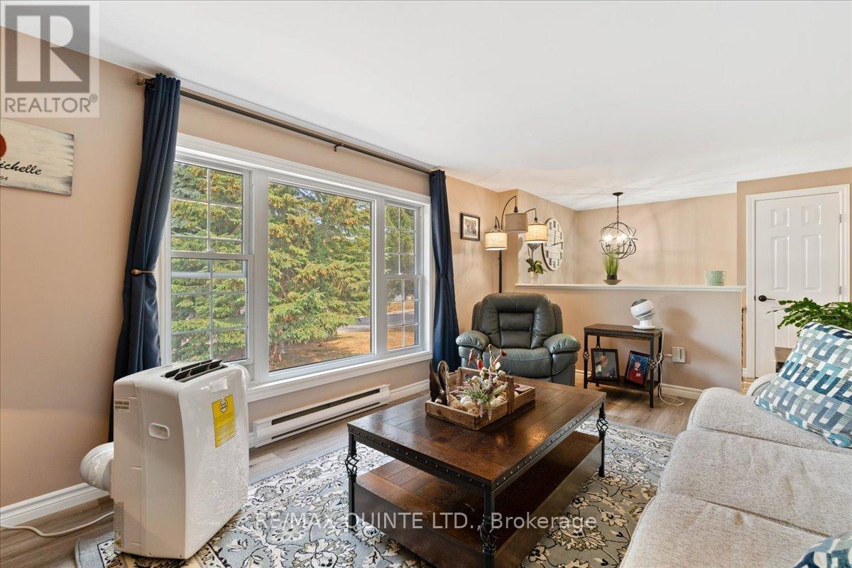 19 County Rd 18 Road, Prince Edward County, Ontario  K0K 1P0 - Photo 10 - X12344617
